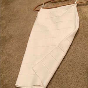 Pencil skirt in cream BCBG Maxazria , never worn